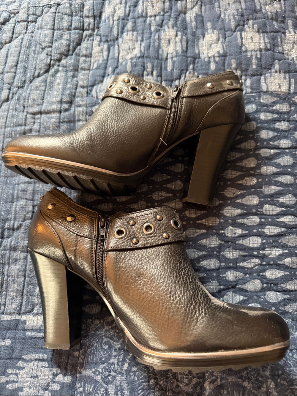 Sofft Black Leather Eyelet Detail Ankle Booties